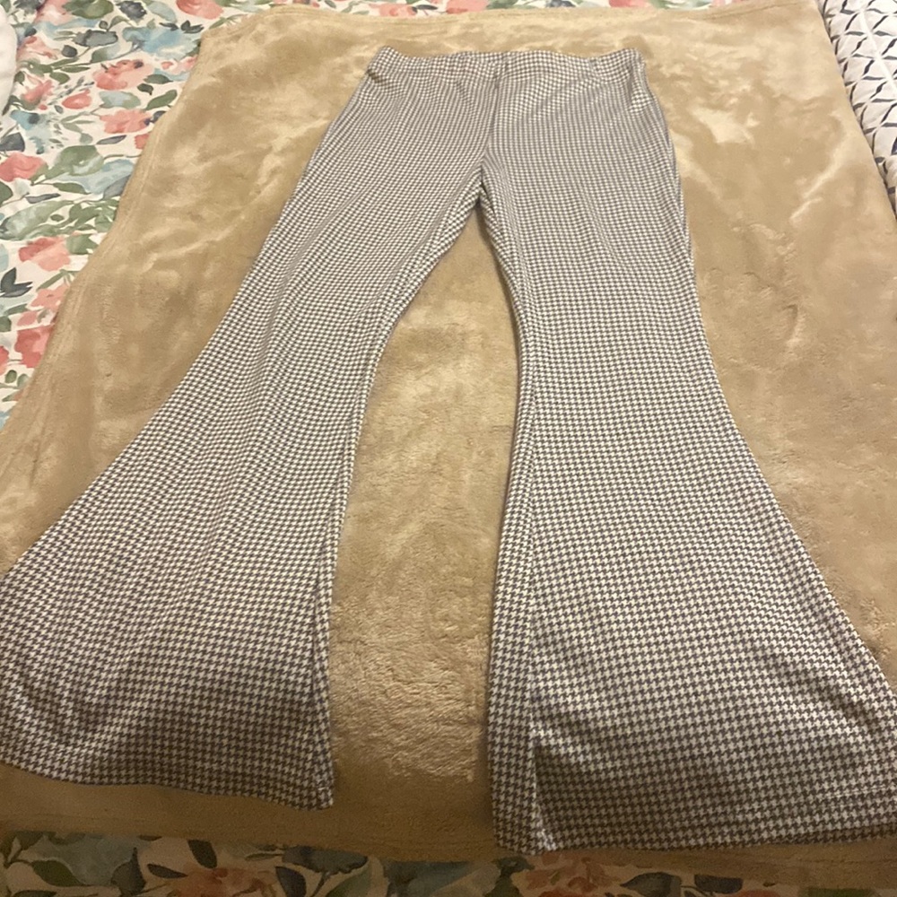 Wild Fable Stylish Grey & White Flare Jeggings